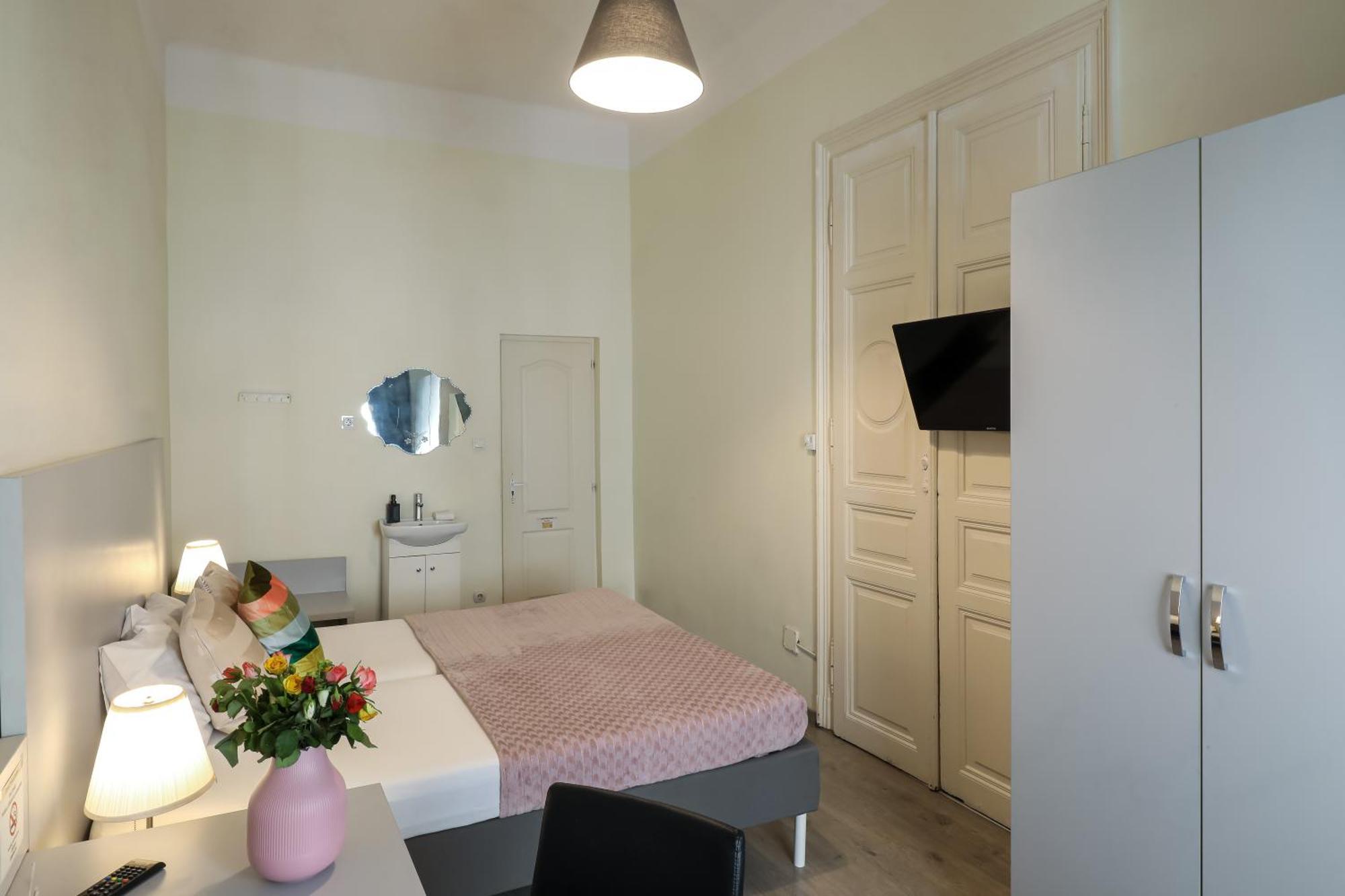 Ozone Private Rooms Budapest Exterior photo